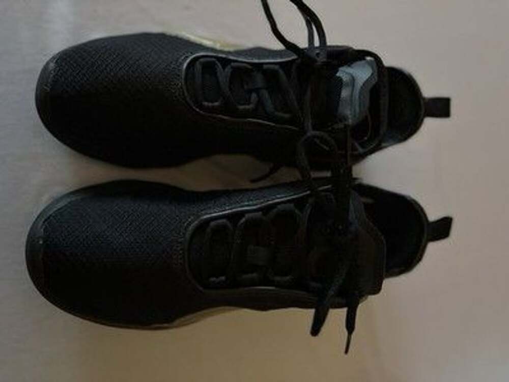Nike Air Max Motion Black Gold Running Shoes Women’s Size 8 Athletic Sneakers